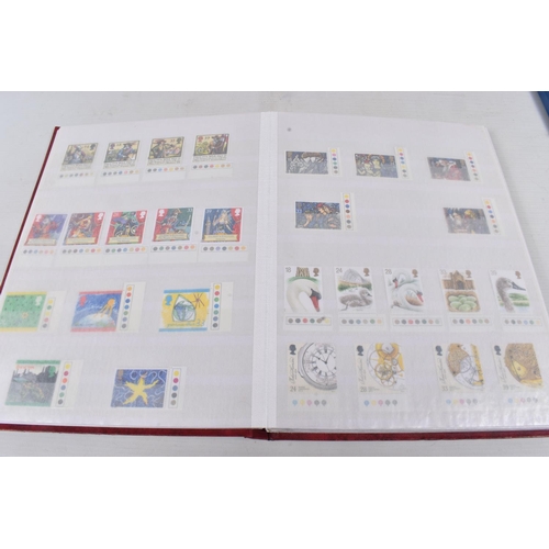 192 - GB COLLECTION IN THREE ALBUMS AND A FEW LOOSE. Main value in GB mnh commemoratives from 1975 to mid ... 