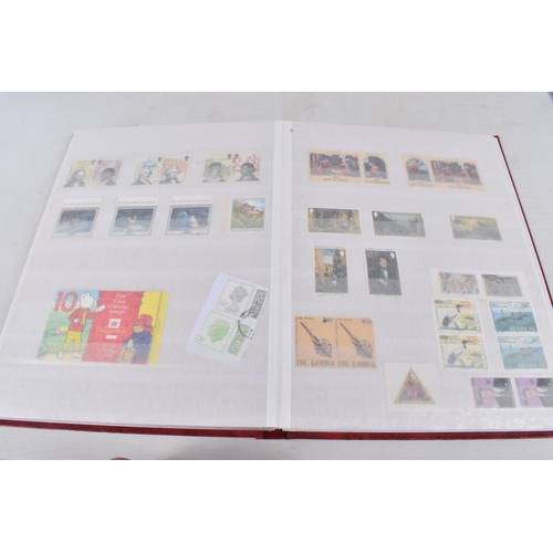 192 - GB COLLECTION IN THREE ALBUMS AND A FEW LOOSE. Main value in GB mnh commemoratives from 1975 to mid ... 