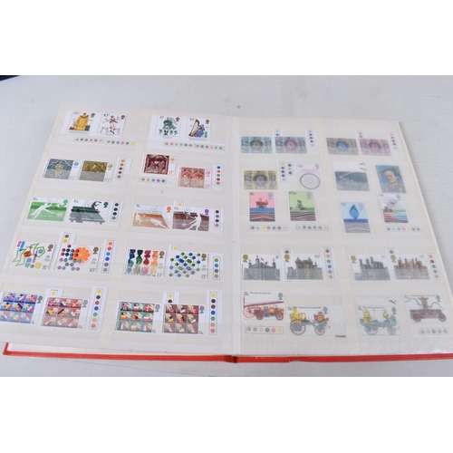 192 - GB COLLECTION IN THREE ALBUMS AND A FEW LOOSE. Main value in GB mnh commemoratives from 1975 to mid ... 