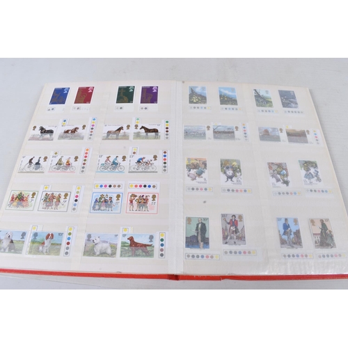 192 - GB COLLECTION IN THREE ALBUMS AND A FEW LOOSE. Main value in GB mnh commemoratives from 1975 to mid ... 