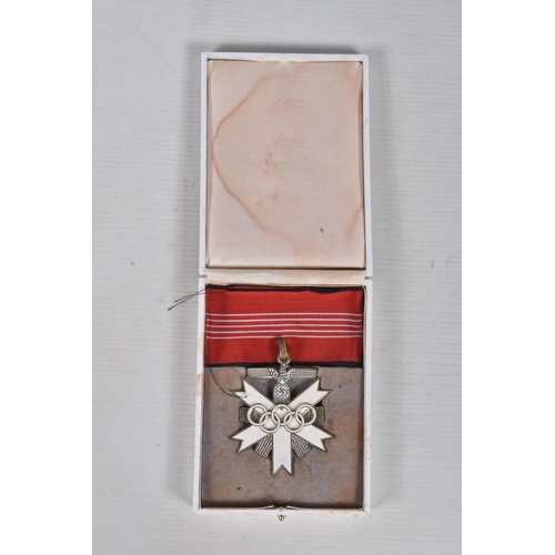 212 - A BOXED 1936 MUNICH OLYMPICS NECK AWARD, these awards were usually given to administrators who worke... 