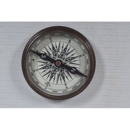 220 - A GERMAN COMMEMORATIVE COMPASS WITH 20TH JULY 1944 DATE ON THE FRONT, it features a lid that screws ... 