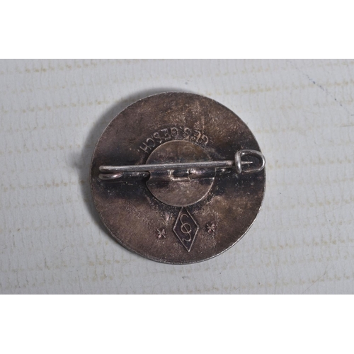 224 - A WWII ERA GERMAN LUFTWAFFE DLB AIRCRAFT SPOTTERS BADGE, this service was transferred to the Luftwaf... 