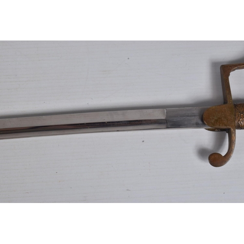 238 - AN IMPERIAL GERMANY LIONS HEAD OFFICERS SABRE, the blade has no etching on it but comes complete wit... 