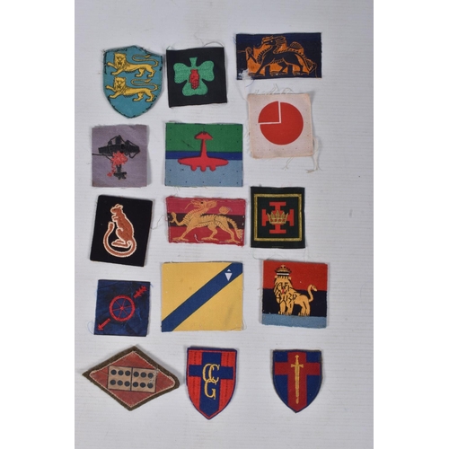 247 - BRITISH ARMY/COMMONWEALTH SHOULDER PATCHES WW2 period 24 in number to include, 1st Armoured Div, 48t... 