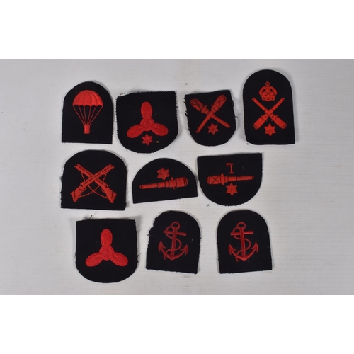 255 - AN ACCUMULATION OF ROYAL MARINES/COMMANDO/ROYAL MARINES COMMANDO/RN COMMANDO Unit patches trade patc... 