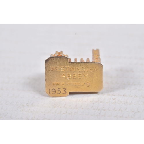 298 - A 9CT GOLD WESTMINSTER ABBEY CHARM, yellow gold charm in the form of Westminster Abbey, approximate ... 