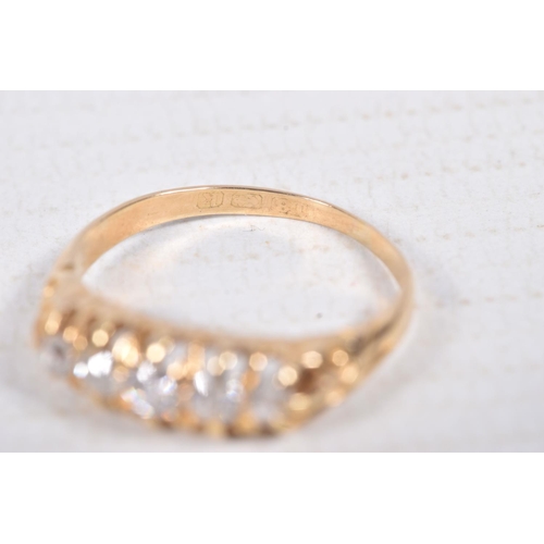 304 - AN 18CT GOLD DIAMOND FIVE STONE RING, set with five graduating old cut diamonds, each in a claw sett... 