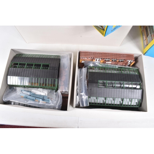 167 - A BOXED UNBUILT KIBRI HO SCALE BONN STATION PLASTIC KIT, No.B-9524, comprising Station Building kit ... 