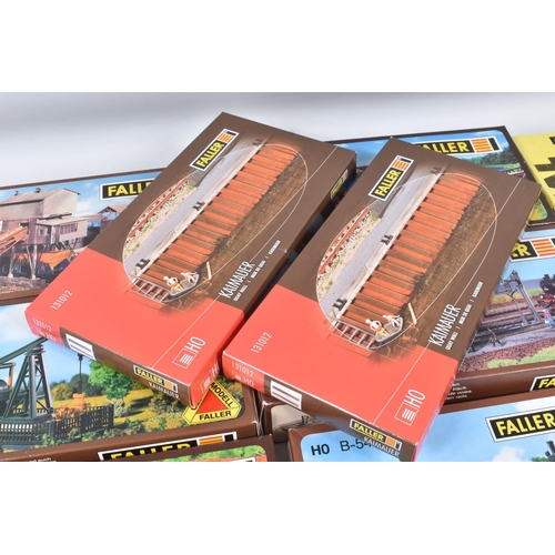 168 - A QUANTITY OF BOXED FALLER HO SCALE PLASTIC LINESIDE BUILDINGS, STRUCTURES AND ACCESSORY KITS, kits ... 