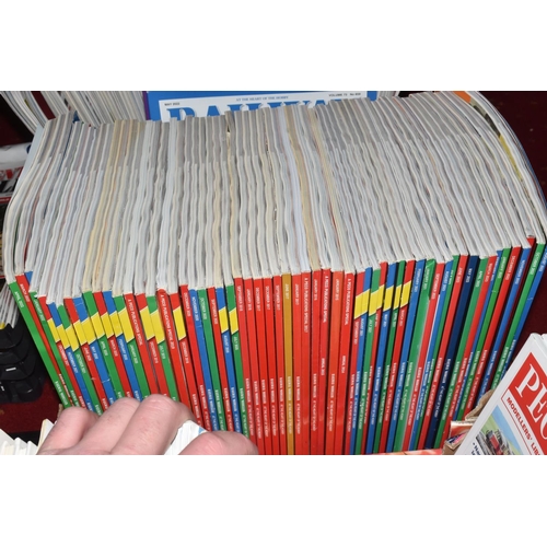 171 - A QUANTITY OF RAILWAY MODELLING BOOKS, GUIDES AND MAGAZINES, guides for assorted scales, styles, era... 