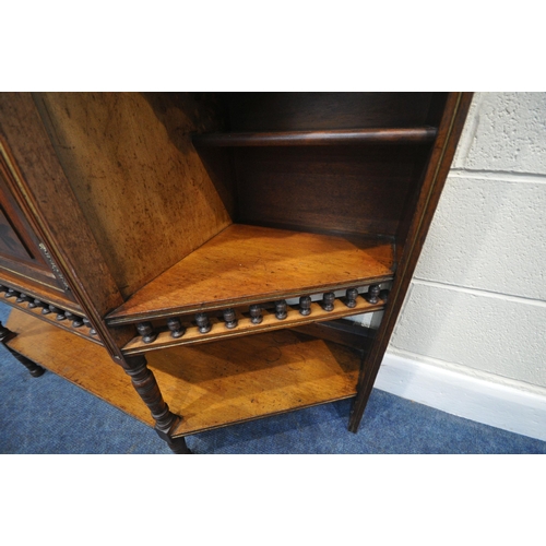 160 - AN EARLY 20TH CENTURY WALNUT SIDEBOARD, fitted with a single drawer, above double cupboard doors, ra... 