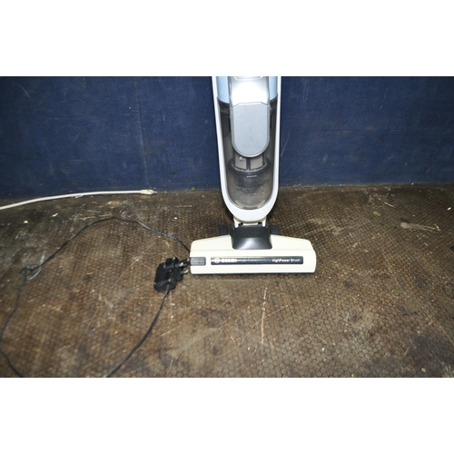 96 - A BOSCH HIGH POWER BRUSH 18V UPRIGHT VACUUM CLEANER with charger (PAT pass and working)