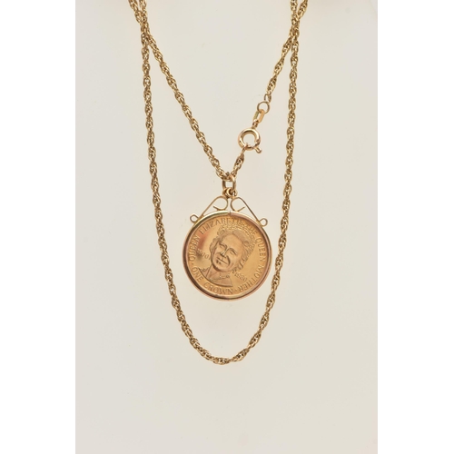 439 - A ONE CROWN MOUNTED COIN PENDANT WITH CHAIN, the coin depicting Queen Elizabeth the Queen Mother 190... 