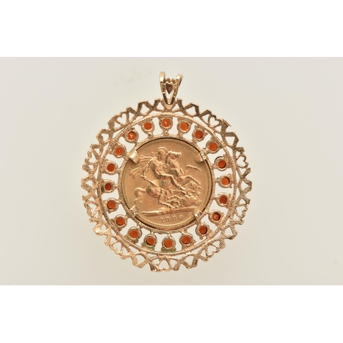 441 - A MOUNTED VICTORIAN HALF SOVEREIGN COIN PENDANT, depicting Queen Victoria, dated 1900, claw set with... 