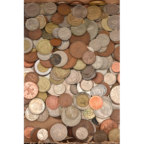 540 - A SMALL CARDBOARD BOX OF MIXED COINS AND WORLD BANKNOTES, to include 2x 10 Euro banknotes, other Tha... 