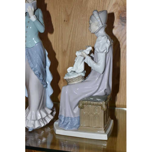 751 - TWO LLADRO FIGURINES comprising a 'Medieval Lady Embroidering' No. 5126, issued between 1982 and 199... 