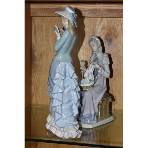 751 - TWO LLADRO FIGURINES comprising a 'Medieval Lady Embroidering' No. 5126, issued between 1982 and 199... 