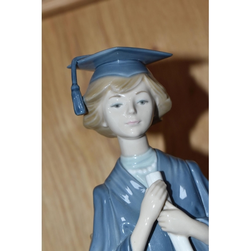 753 - TWO LLADRO FIGURINES comprising 'Girl Graduate' No. 5199, designed by Francesco Catala, issued betwe... 