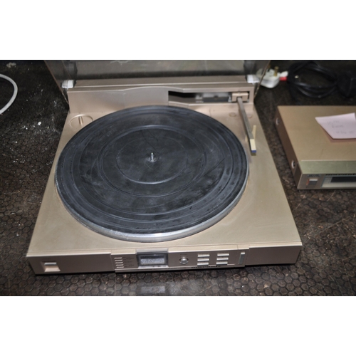 51 - A MARANTZ TT525 LINEAR TRACKING TURNTABLE and a ST430L Synthesized Tuner (both PAT pass and working)... 