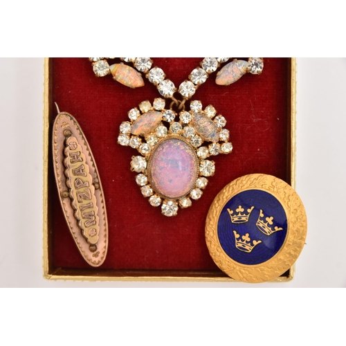 493 - AN ASSORTMENT OF JEWELLERY, to include a 'Mizpah' brooch, a name brooch with the name 'Edith', a 'Sp... 