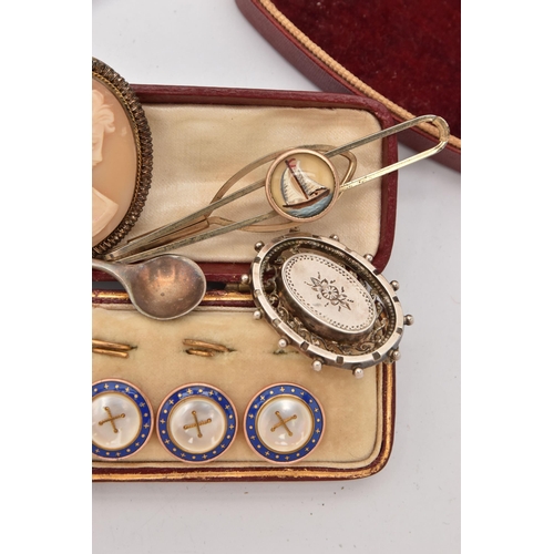 513 - ASSORTED ITEMS, to include a cased set of six yellow metal blue enamel and mother of pearl dress stu... 