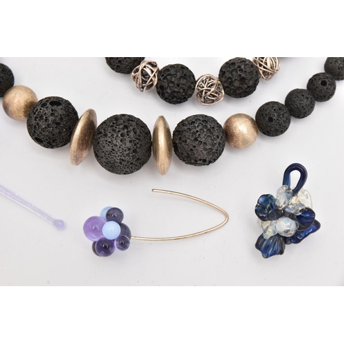 498 - AN ASSORTMENT OF JEWELLERY, to include a beaded lava necklace, a beaded lava bracelet, both with whi... 