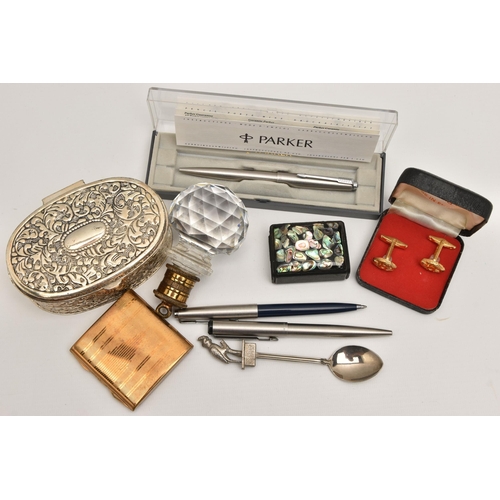 530 - A BOX OF ASSORTED ITEMS, to include two 'Parker' ball point pens, a white metal trinket box, a small... 