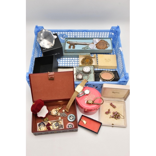 536 - A PLASTIC TRAY OF ASSORTED ITEMS, to include a white metal open face key wound pocket watch, stamped... 