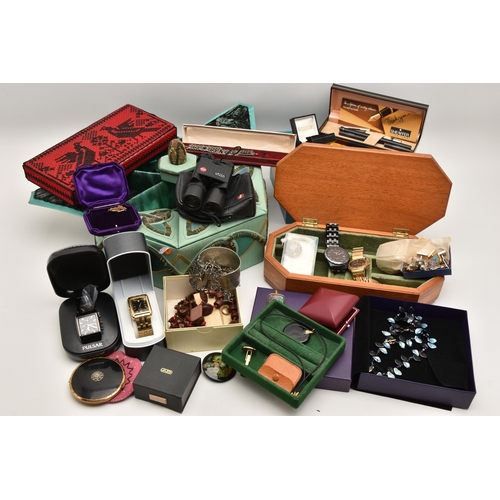 539 - A BOX OF ASSORTED COSTUME JEWELLRY AND ITEMS, to include various pieces of costume jewellery, wooden... 