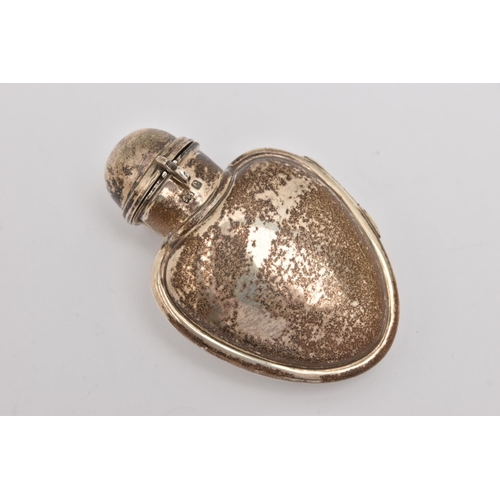 549 - AN EARLY 20TH CENTURY SILVER HEART SHAPE SCENT BOTTLE, in the form of a polished heart, hinged openi... 