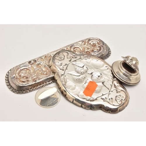 554 - FOUR ITEMS OF SILVER, to include a 'Sampson Mordan & Co' moon face name place holder, hallmarked Che... 