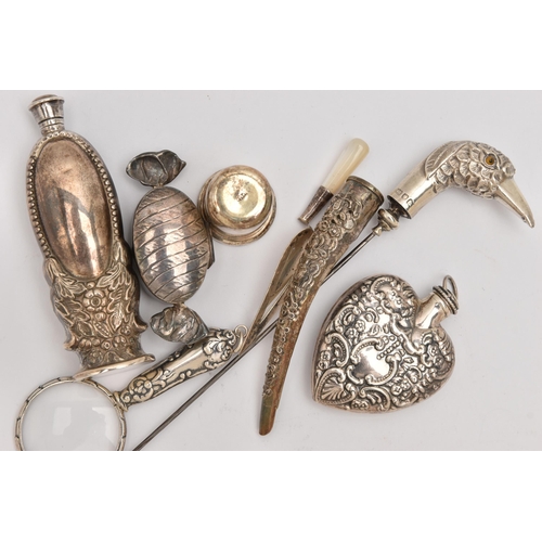 556 - A SMALL ASSORTMENT OF SILVER ITEMS, to include a silver scent bottle on a round base, screw cover, h... 