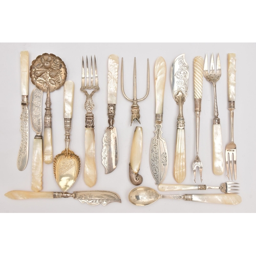 557 - AN ASSORTMENT OF 19TH AND 20TH CENTURY SILVER AND MOTHER OF PEARL CUTLERY PIECES, to include three b... 