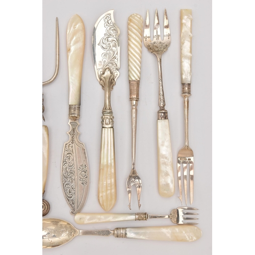 557 - AN ASSORTMENT OF 19TH AND 20TH CENTURY SILVER AND MOTHER OF PEARL CUTLERY PIECES, to include three b... 