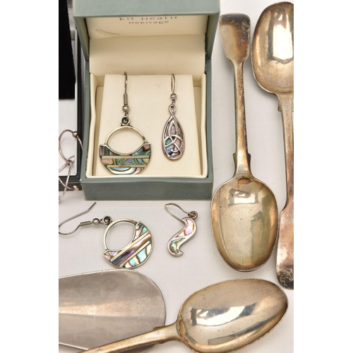 561 - AN ASSORTMENT OF SILVER AND WHITEMETAL, to include six silver fiddle pattern teaspoons, hallmarked L... 