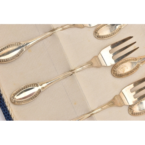 572 - A CASE OF WHITE METAL DESSERT FORKS, twelve dessert forks, stamped 800, approximate gross weight 188... 