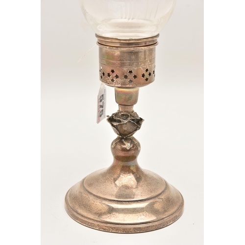 575 - AN ELIZABETH II SILVER AND GLASS CANDLESTICK, hallmarked 'Barrowclift Silvercraft' Birmingham 1981, ... 