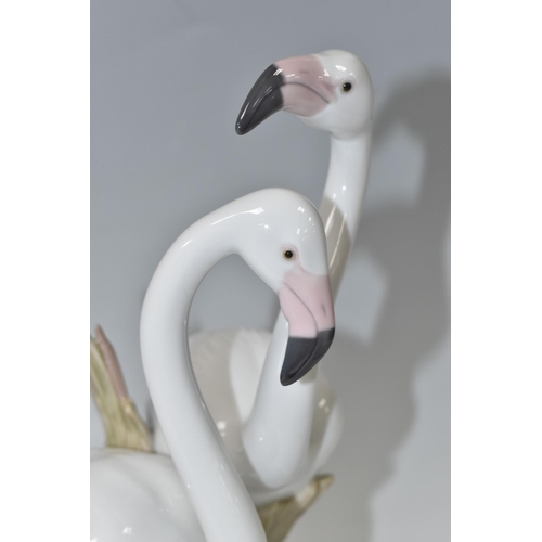 784 - A LLADRO FLAMINGOS FIGURE GROUP, model no 6641, sculptor Marco Antonio Nogueron, issued 1999-2002, h... 