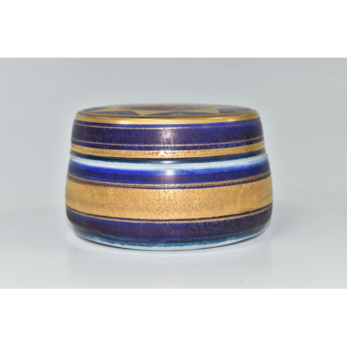 789 - MARY RICH (1940-2022) A PORCELAIN COVERED TRINKET BOX, of tapering cylindrical form, decorated with ... 