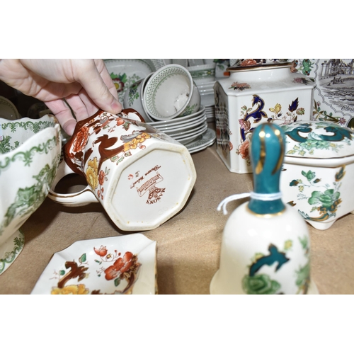 997 - A LARGE COLLECTION OF MASON'S IRONSTONE DINNER WARE, comprising 'Paysley Patt' two small serving dis... 