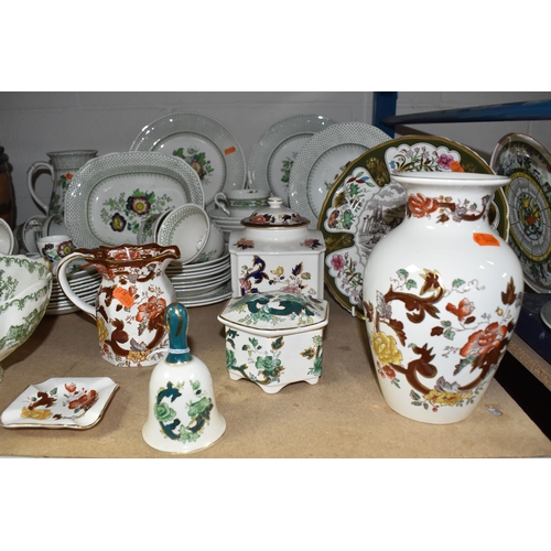 997 - A LARGE COLLECTION OF MASON'S IRONSTONE DINNER WARE, comprising 'Paysley Patt' two small serving dis... 