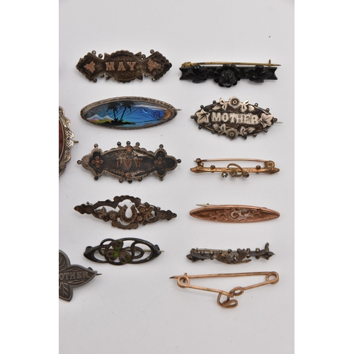 514 - AN ASSORTMENT OF BROOCHES, to include six silver sweetheart brooches, four silver name brooches, all... 