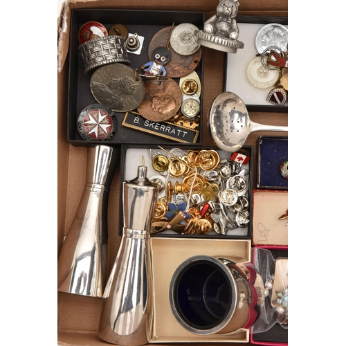 584 - A BOX OF ASSORTED ITEMS, to include a selection of pins and brooches, an enamel and ladies pocket wa... 