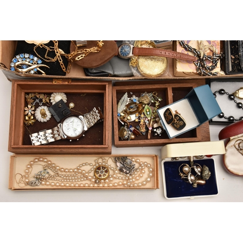 588 - A BOX OF ASSORTED ITEMS, to include costume jewellery, a carnelian bead necklace, a 'Royal Crown Der... 