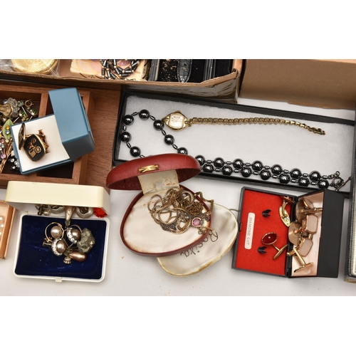 588 - A BOX OF ASSORTED ITEMS, to include costume jewellery, a carnelian bead necklace, a 'Royal Crown Der... 