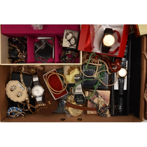 588 - A BOX OF ASSORTED ITEMS, to include costume jewellery, a carnelian bead necklace, a 'Royal Crown Der... 