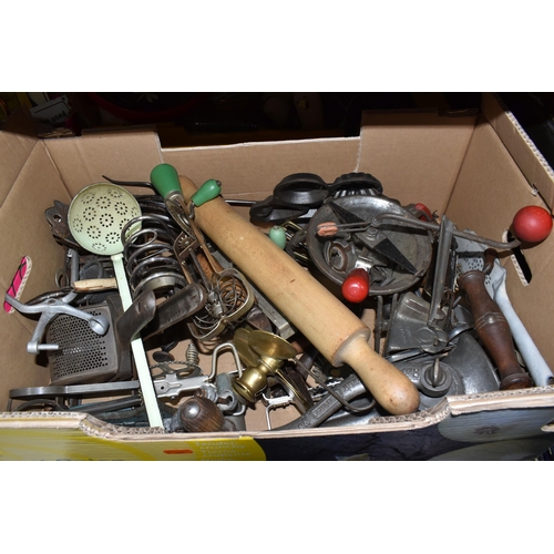 910 - THREE BOXES AND LOOSE METALWARE AND SUNDRIES, to include copper kettles, brass kettles, vintage kitc... 