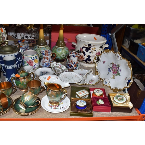 917 - A GROUP OF CERAMICS, a Carlton Ware 'Vert Royale' part coffee set comprising milk jug (chipped base)... 