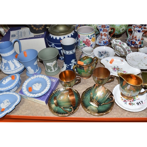 917 - A GROUP OF CERAMICS, a Carlton Ware 'Vert Royale' part coffee set comprising milk jug (chipped base)... 